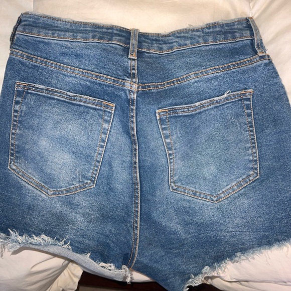 FREE PEOPLE— We the Free CRVY denim shorts - Picture 2 of 4